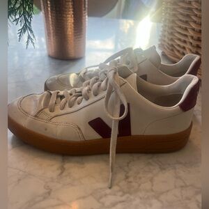 Women’s Vejas Sneakers